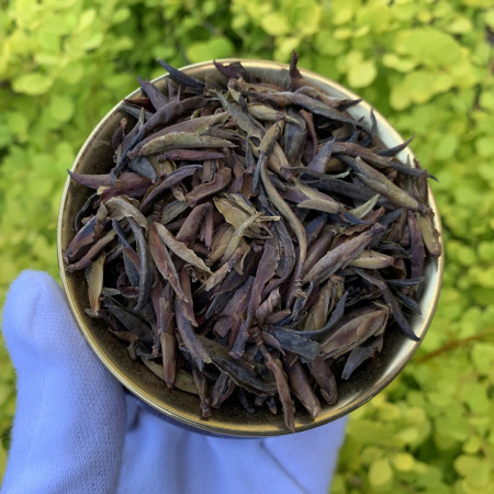 Белый чай пурпурные почки Мэнку Гу Шу Цзы Я Бао 100 г